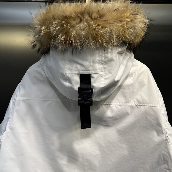 MLB White Down Jacket - Picture 6 of 9